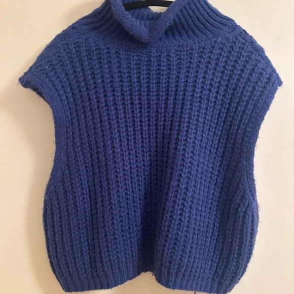 Blue Cable Knit Vest - Picture 2 of 2